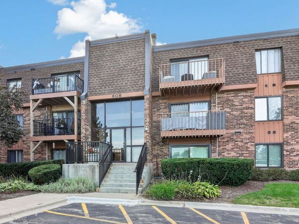 608 Waterford Road S, Unit 3C, Schaumburg, IL 60193