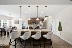 284 Longview St  photo 4