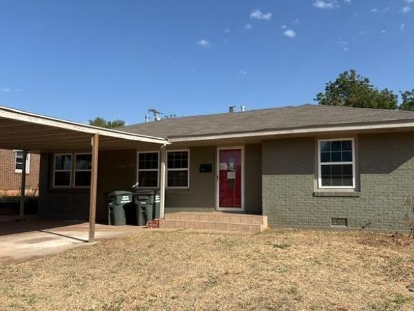 1105 Nowahy Avenue, Clinton, OK 73601