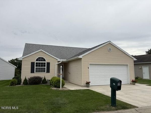 1235 Countryside Drive, Findlay, OH 45840