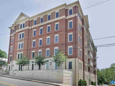210 NE 10TH ST, Unit 401, Charlottesville, VA 22902
