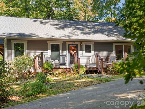 179 Woodlyn Etch Drive , Hendersonville, NC 28792