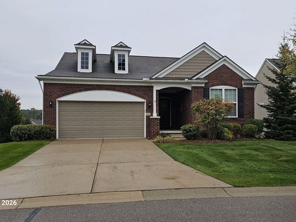 326 Bozeman Court, Unit 202, Howell, MI 48843