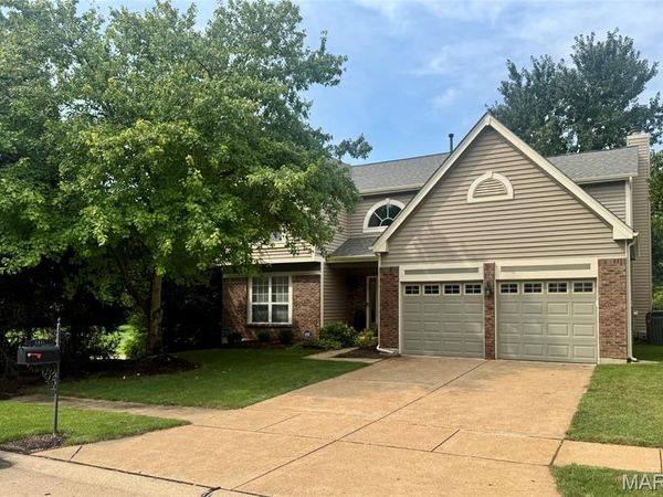 2811 Barrett Pines Lane , Des Peres, MO 63021
