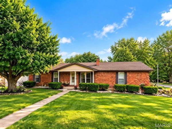 202 Kingsway Street, Farmington, MO 63640