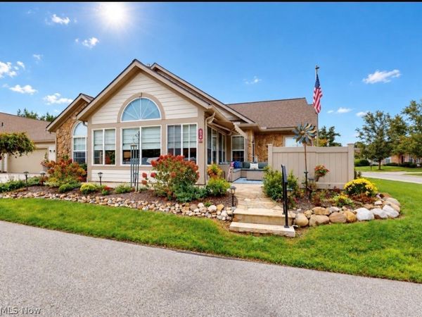 634 Crossings Circle , Tallmadge, OH 44278