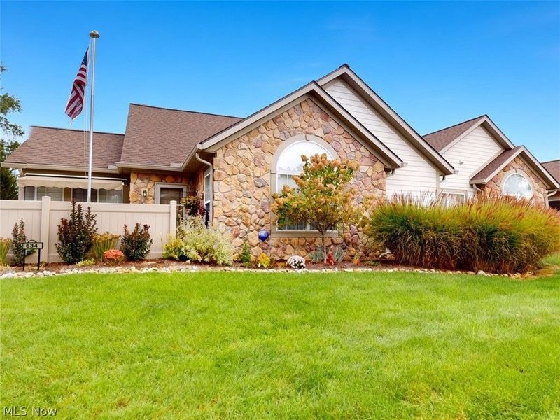 634 Crossings Circle, Tallmadge, OH 44278 Photo 2