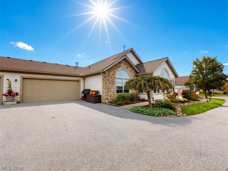 634 Crossings Circle, Tallmadge, OH 44278 Photo 4