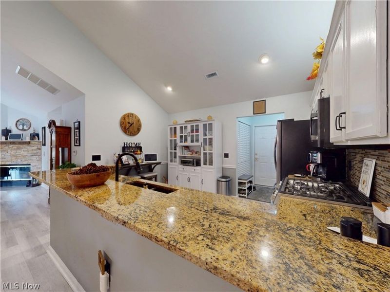 634 Crossings Circle, Tallmadge, OH 44278 Photo 7