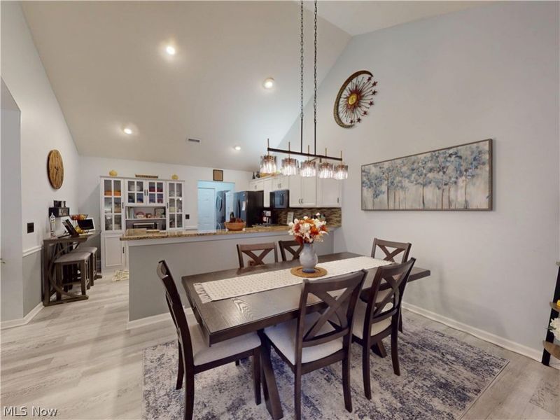 634 Crossings Circle, Tallmadge, OH 44278 Photo 8