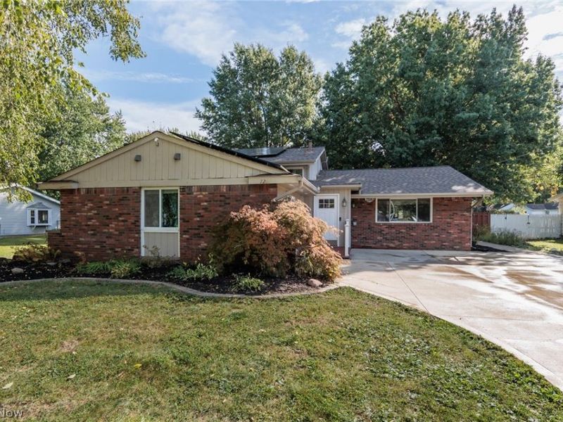 7281 Wil Lou Lane, North Ridgeville, OH 44039 Photo 2