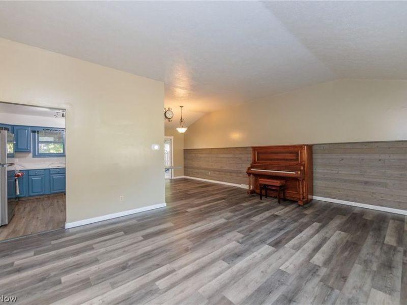 7281 Wil Lou Lane, North Ridgeville, OH 44039 Photo 3