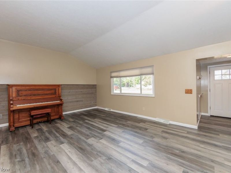 7281 Wil Lou Lane, North Ridgeville, OH 44039 Photo 6