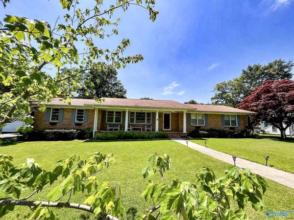 409 4th Street NE, Arab, AL 35016