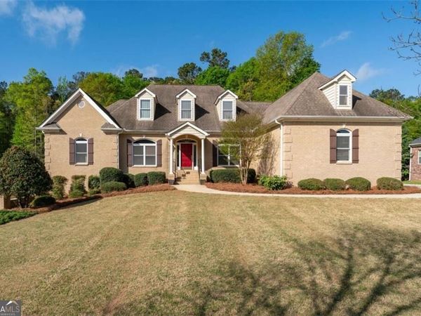 196 St Andrews Court, Social Circle, GA 30025