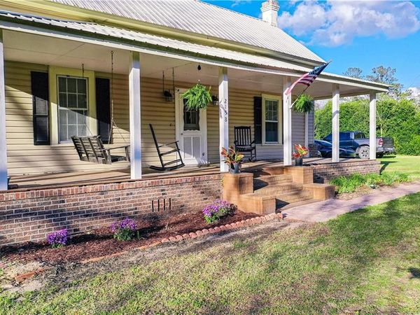 2158 Cherokee Street , Waycross, GA 31503