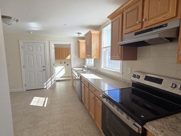 69-71 Mall St, Unit 3, Lynn, MA 01905