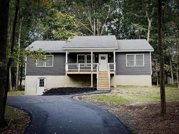 103 Water Wheel Court , Milford, PA 18337