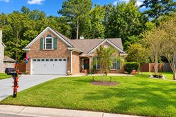 121 Oakbluff Road photo 4