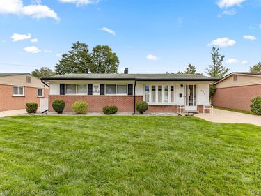 627 Darwin Street, Westland, Mi 48186