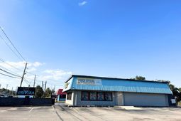 6116 Rivers Avenue  photo 4