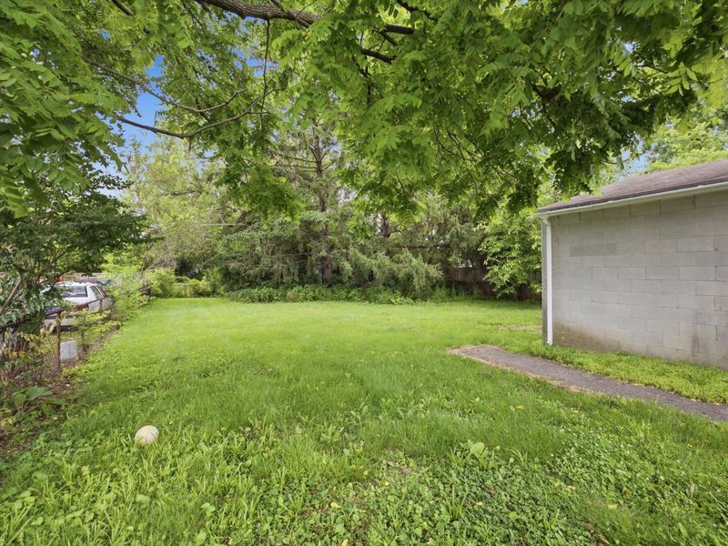 1634 Vilardo Lane , Columbus, OH 43227 Photo 18