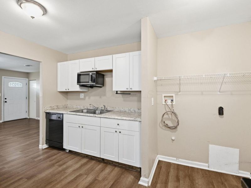 1634 Vilardo Lane , Columbus, OH 43227 Photo 7