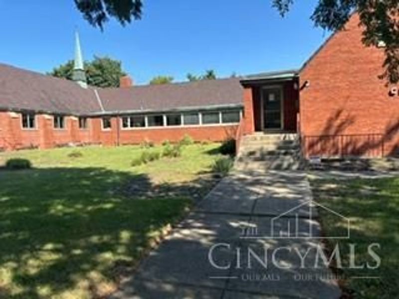 1608 Summit Road, Cincinnati, OH 45237 Photo 2