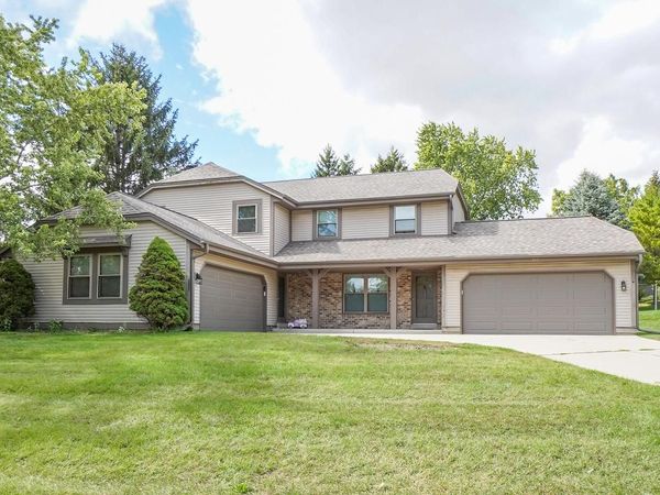 399 Willow Grove DRIVE, Unit 397, Pewaukee, WI 53072