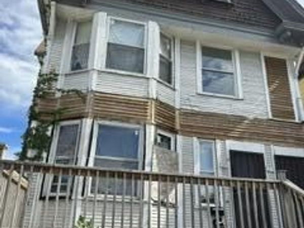 2878 N 35th STREET, Milwaukee, WI 53210