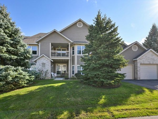 W159N4824 Graysland DRIVE, Menomonee Falls, WI 53051