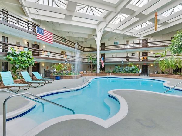 5200 S Tuckaway BOULEVARD, Unit 224, Greenfield, WI 53221