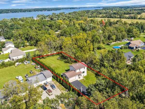 W6860 Wood AVENUE, Delavan, WI 53115