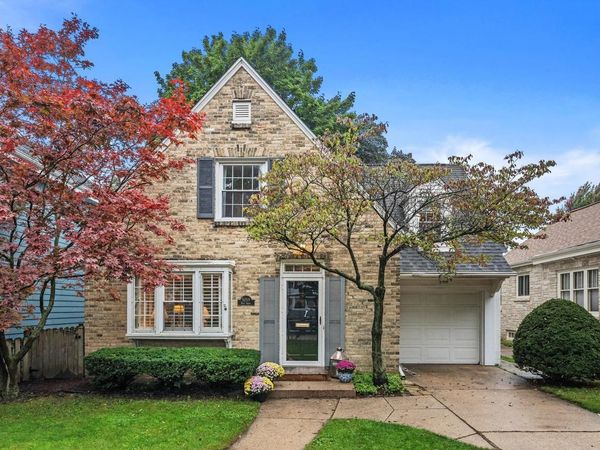 5259 N Kent AVENUE, Whitefish Bay, WI 53217