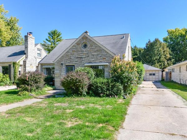 2616 N 96th STREET, Wauwatosa, WI 53226