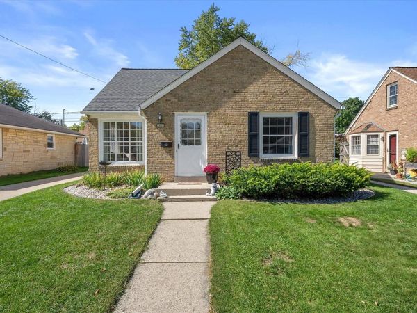 5809 N Bel Aire DRIVE, Glendale, WI 53209
