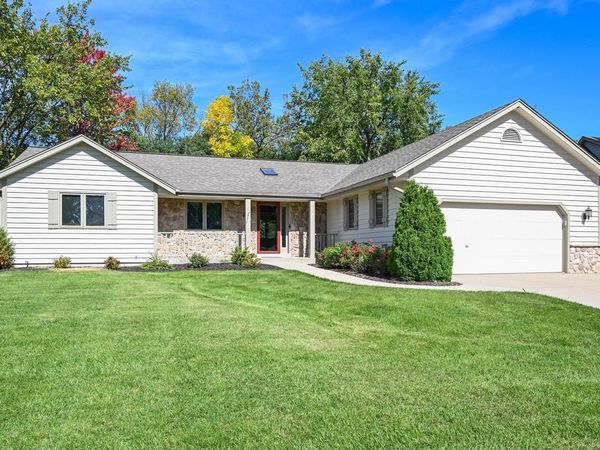 N52W14406 Thornhill DRIVE, Menomonee Falls, WI 53051