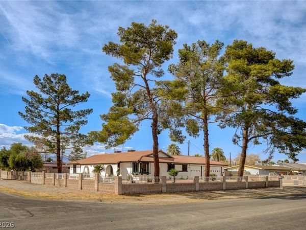 1401 Sharon Road , Las Vegas, NV 89106