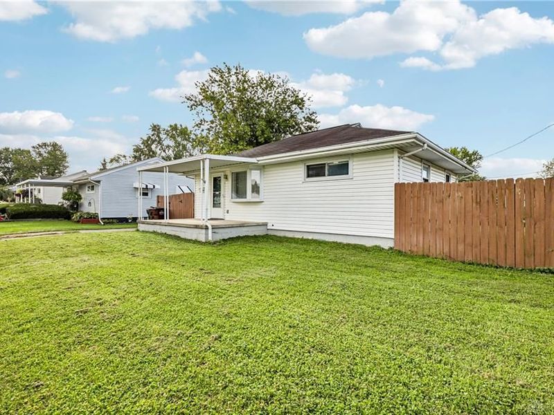354 Travis Drive, Dayton, OH 45431 Photo 2