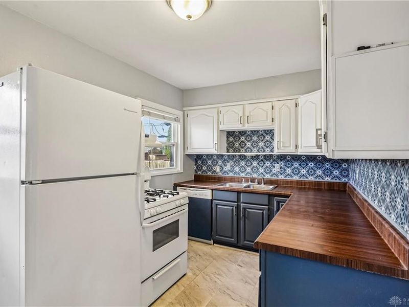 354 Travis Drive, Dayton, OH 45431 Photo 9