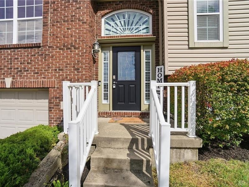 112 Ascot Glen Drive, Franklin Township, OH 45005 Photo 2