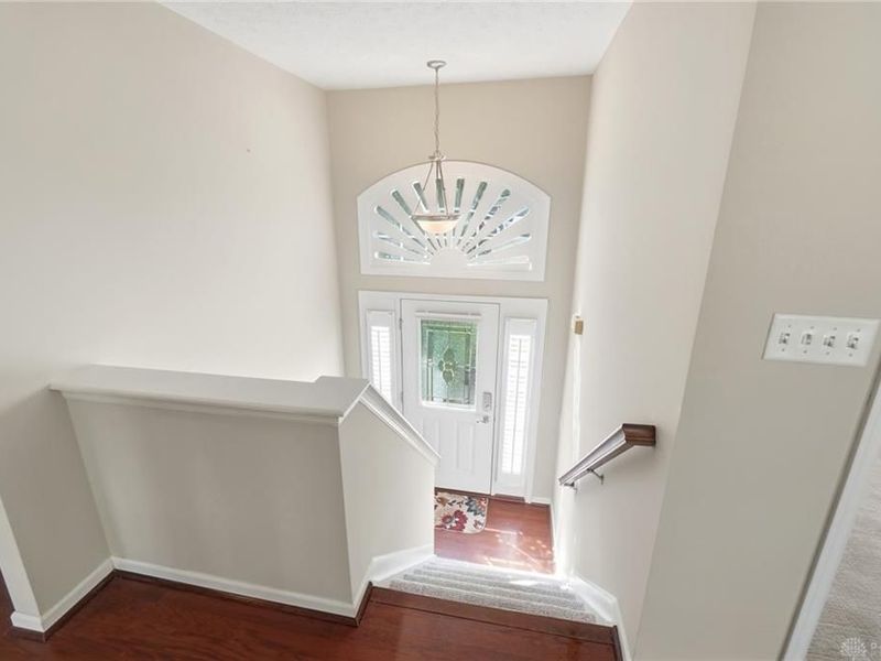 112 Ascot Glen Drive, Franklin Township, OH 45005 Photo 3