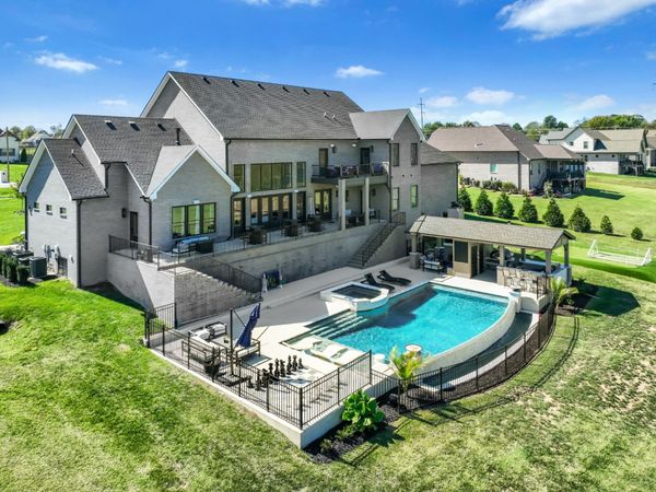 617 Coles Ferry Rd , Gallatin, TN 37066