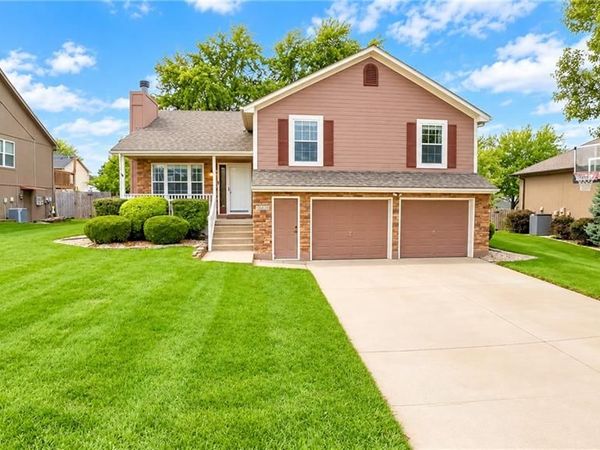 1406 Tabitha Lane, Greenwood, MO 64034