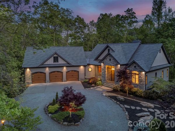 359 New Castle Road , Brevard, NC 28712