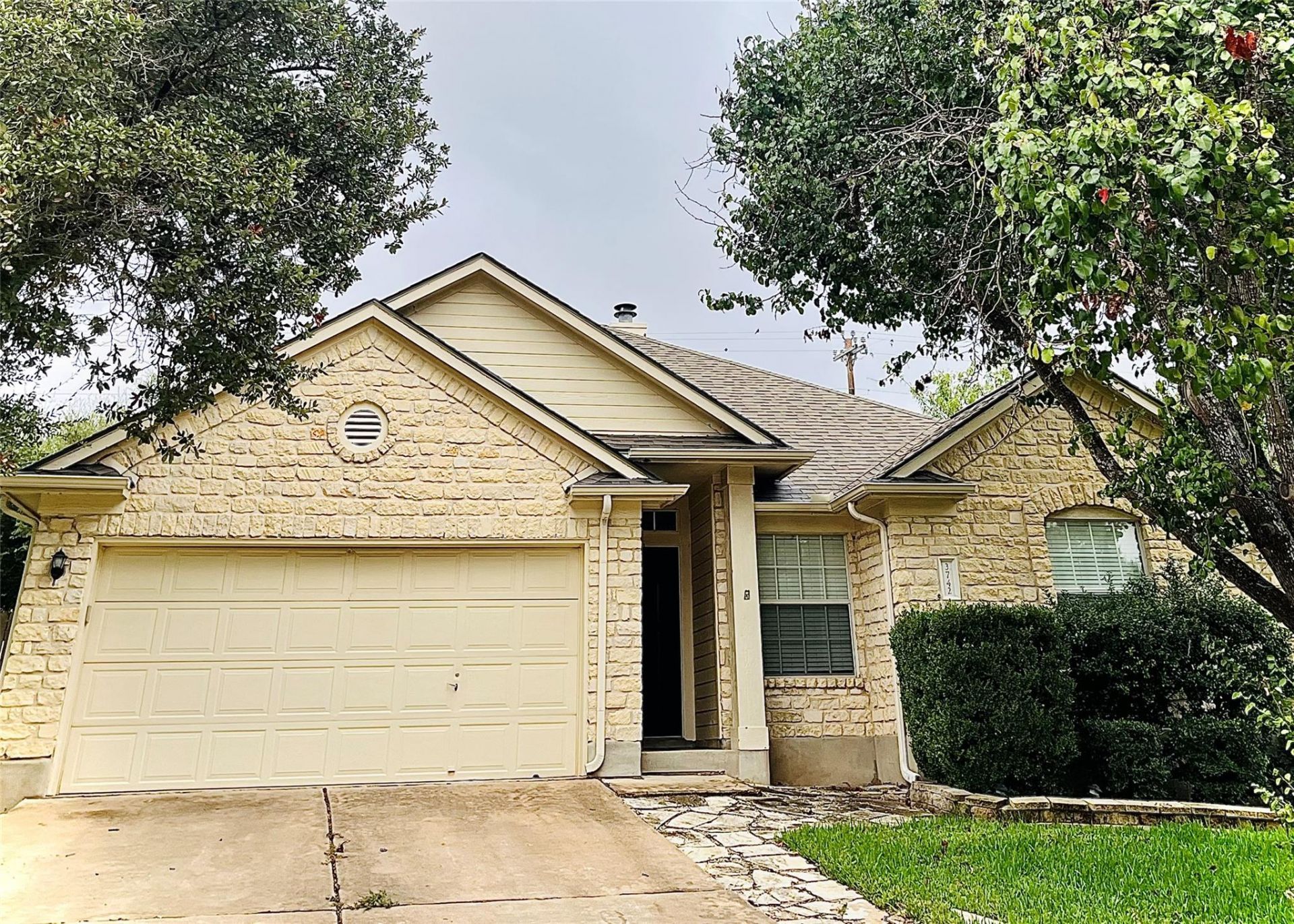 3742 Newland Dr, Round Rock, TX 78681 Main Photo