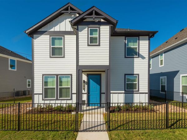 425 Sweetwood LN , Leander, TX 78641