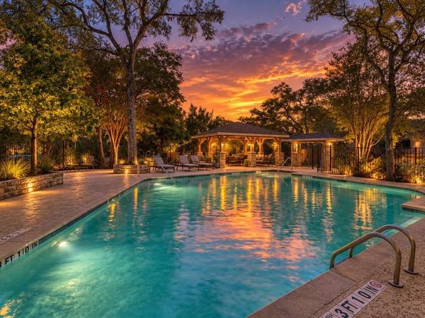 6810 Deatonhill DR , Unit 110, Austin, TX 78745