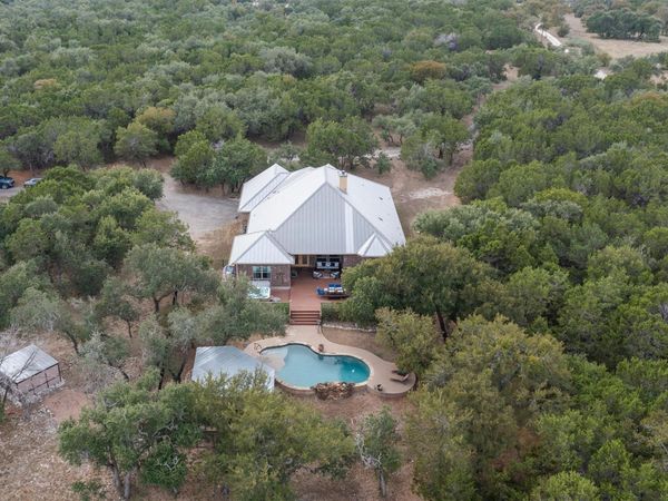 3740 County Road 207 , Liberty Hill, TX 78642
