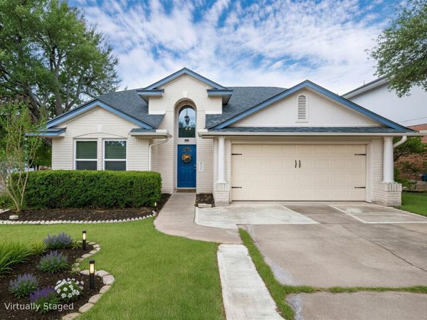 2510 Eastwood LN, Round Rock, TX 78664